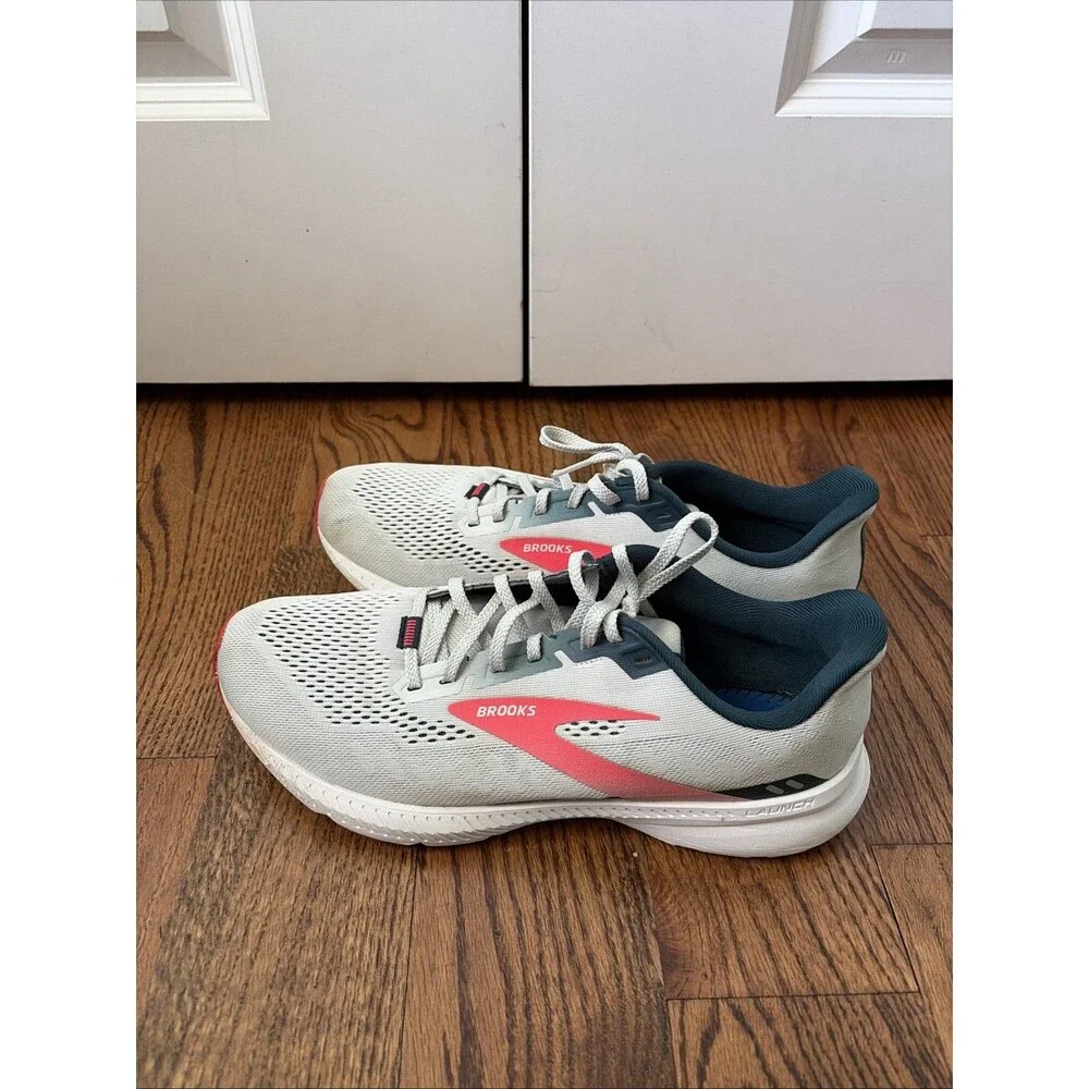 Brooks Womens Launch 8 1203451B110 Gray Running Shoes Sneakers Size 12